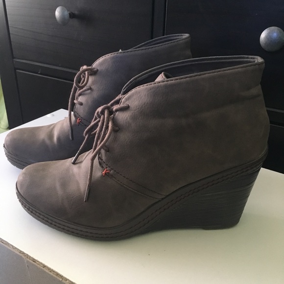 🍂Brown wedge ankle boots🍂 - Picture 3 of 8