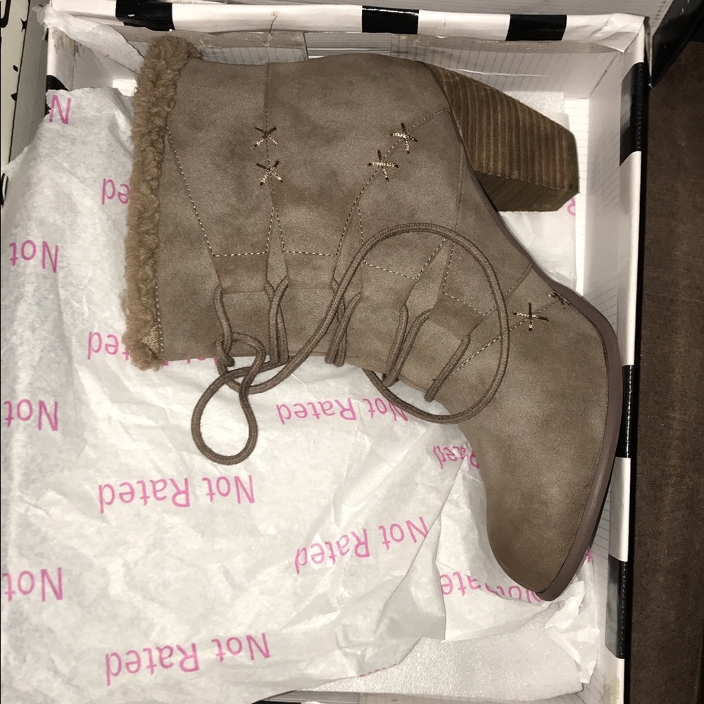 ModCloth boots NIB - Picture 2 of 2