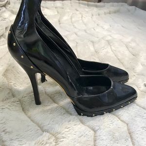 Authentic Gucci Black Patent Leather Pumps