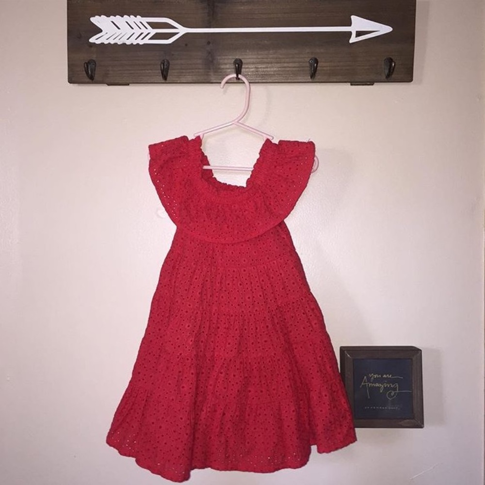 Oshkosh Off the shoulder dress 🌹