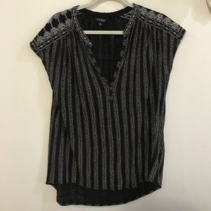 Black and white short sleeve tunic