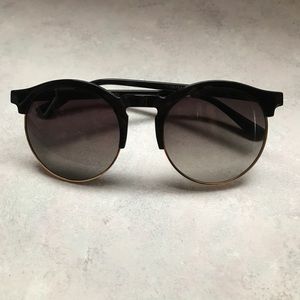 Unisex shades