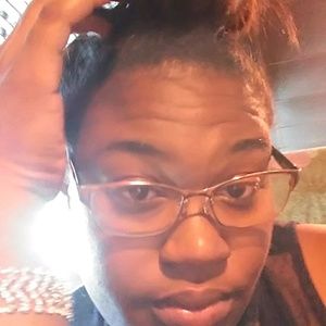 Meet your Posher, Lanisha