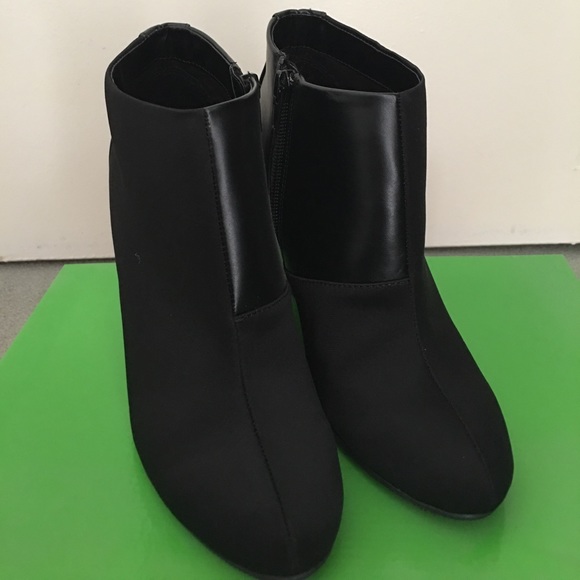 Charles by Charles David Canzona Boots- Black - Picture 1 of 6