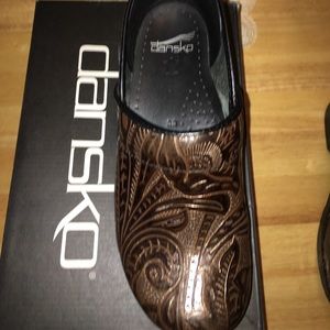 🍁Professional Tooled Dansko Clog🍁