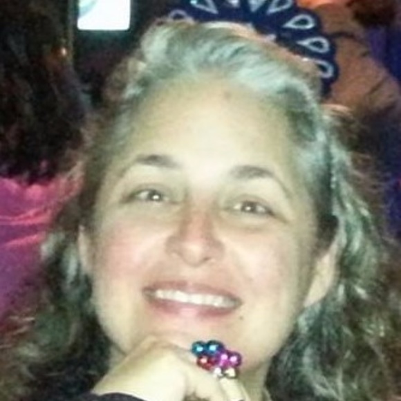 Meet your Posher, Dolores - Picture 5 of 8