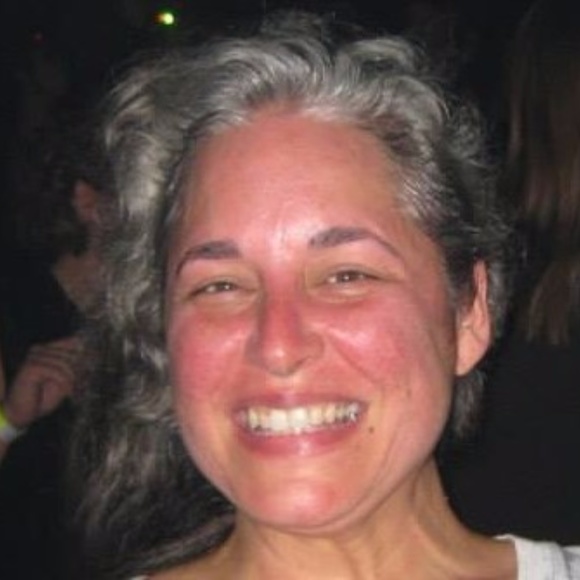 Meet your Posher, Dolores - Picture 3 of 8