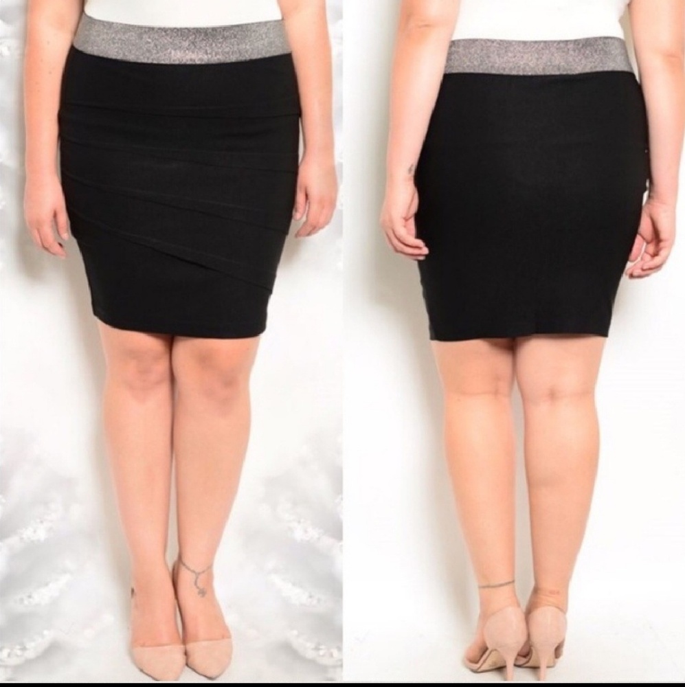 Plus size perfect black skirt!
