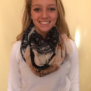 Infinity scarf