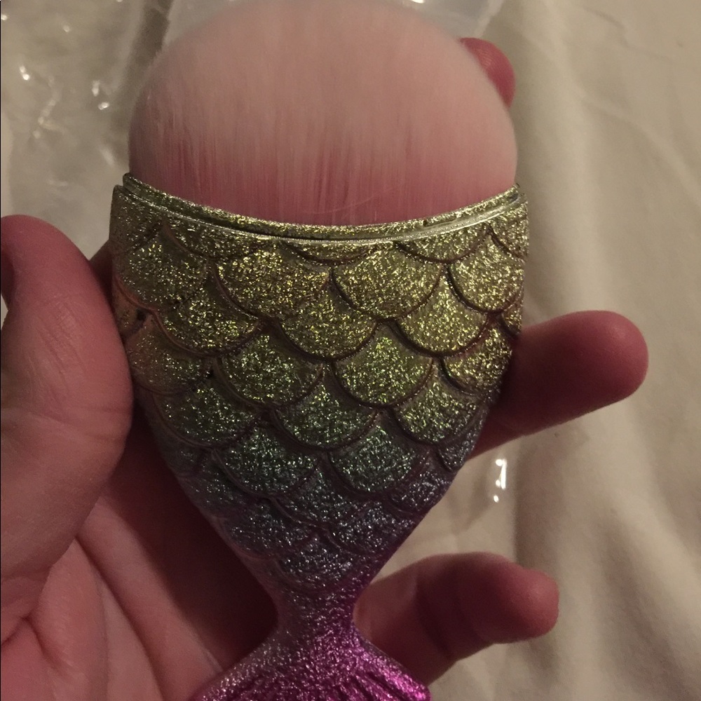Colorful Fishtail brush - Picture 4 of 4