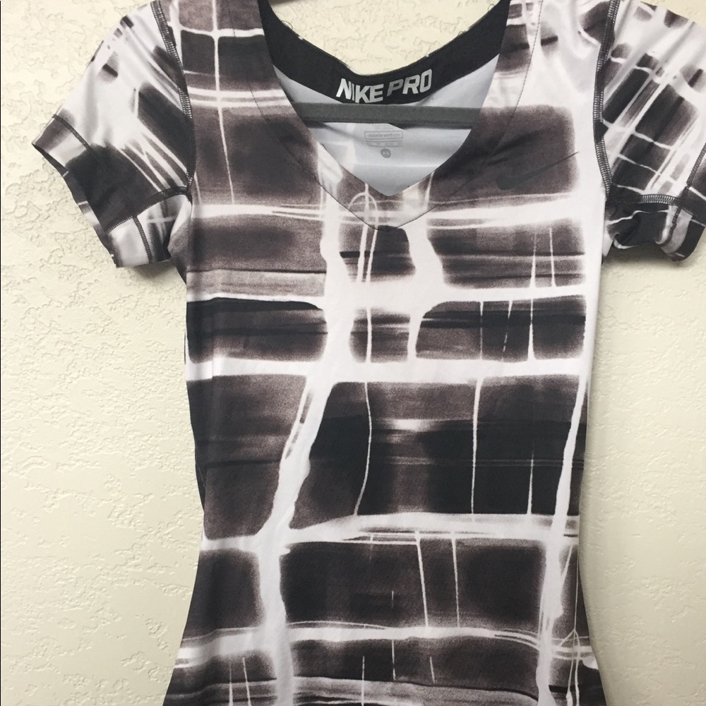 Nike Pro short sleeve compression top XS
