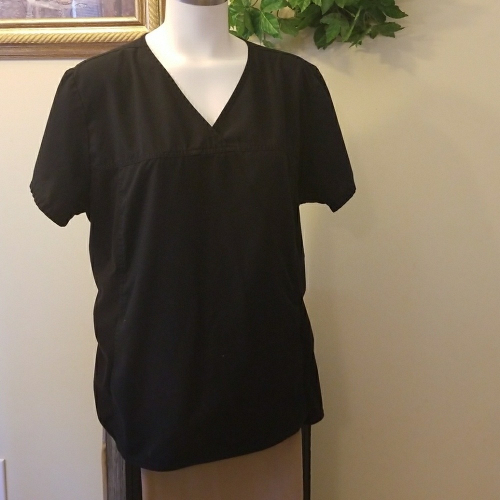 Cherokee scrub top size XL