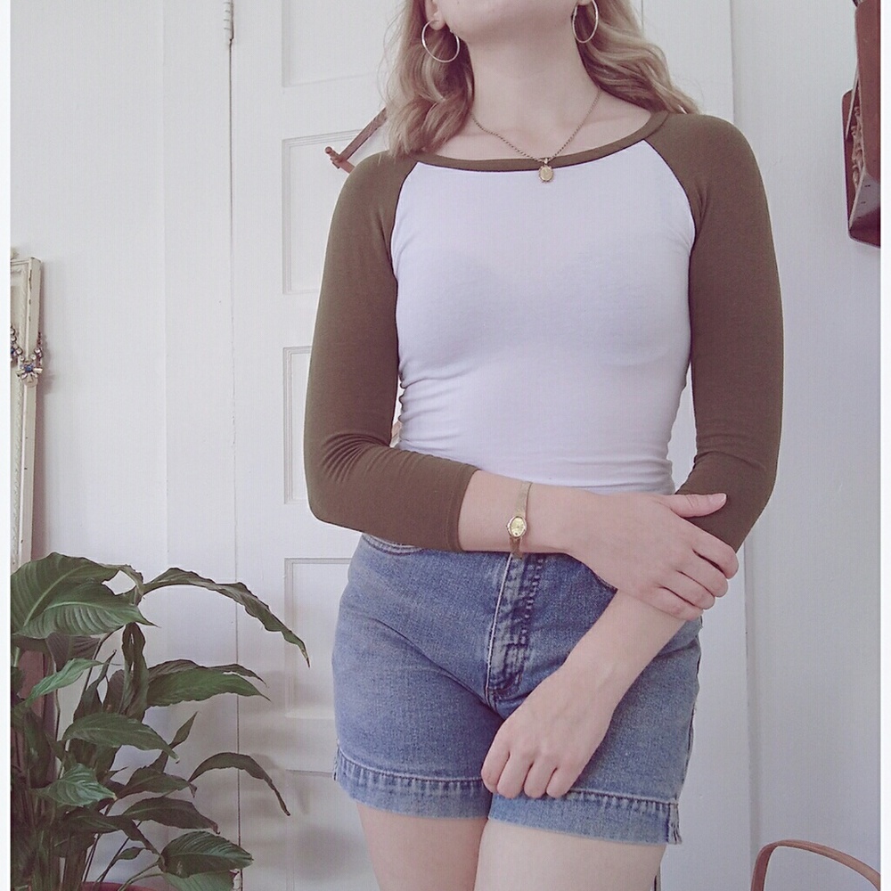 Cropped Baseball Tee - Picture 2 of 8