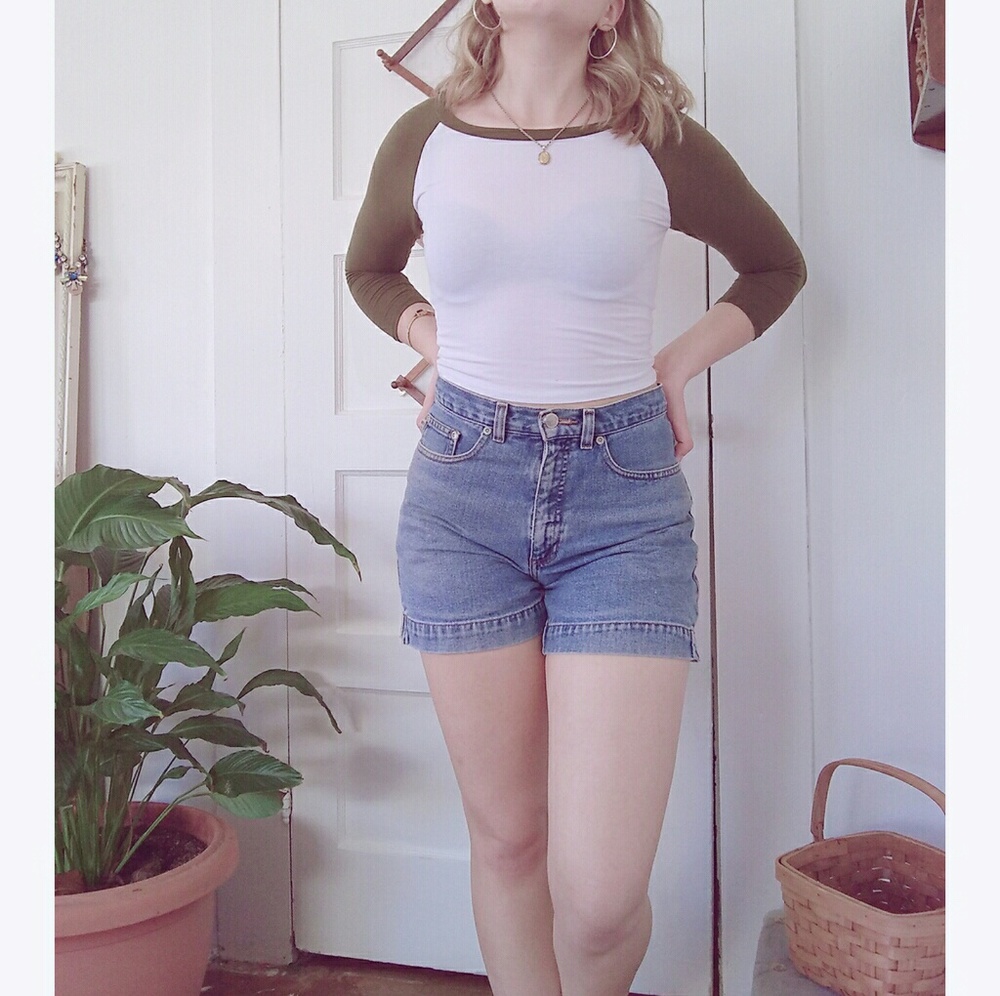 Cropped Baseball Tee - Picture 3 of 8