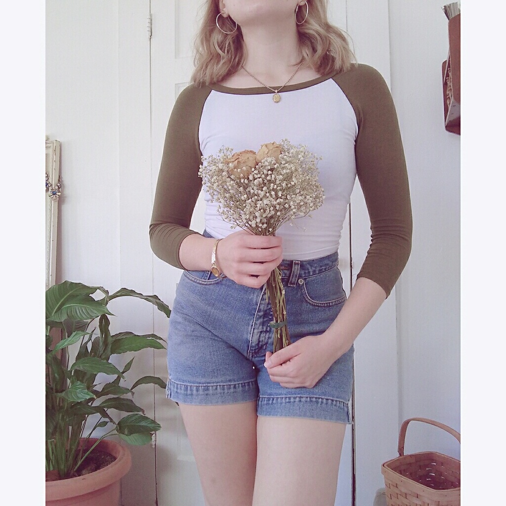 Cropped Baseball Tee - Picture 7 of 8