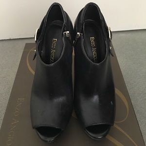 Enzo Angiolini Easebastjan - Black - Size 4 - Used