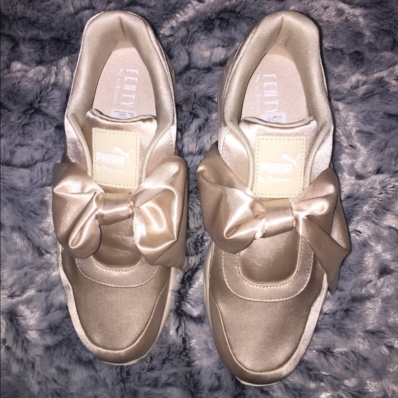 FENTY SATIN BOW SNEAKERS BY PUMA - Picture 2 of 6