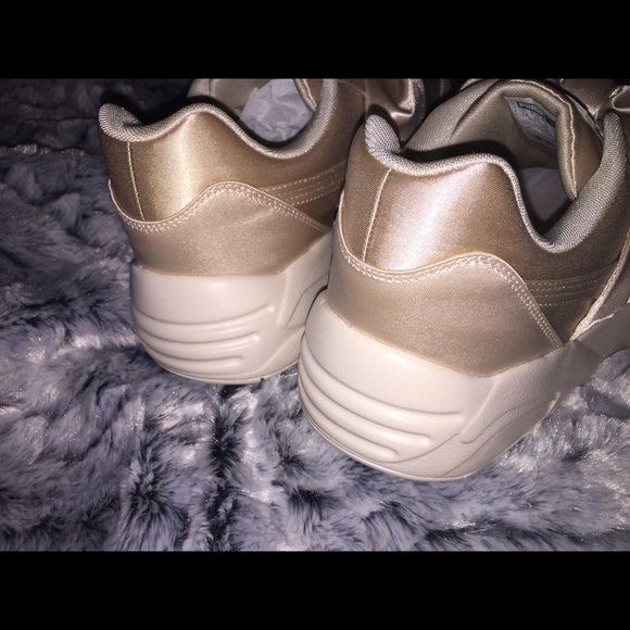 FENTY SATIN BOW SNEAKERS BY PUMA - Picture 4 of 6