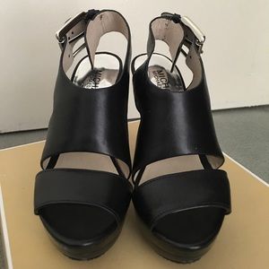 Michael Kors Carla Playform Leather - Black