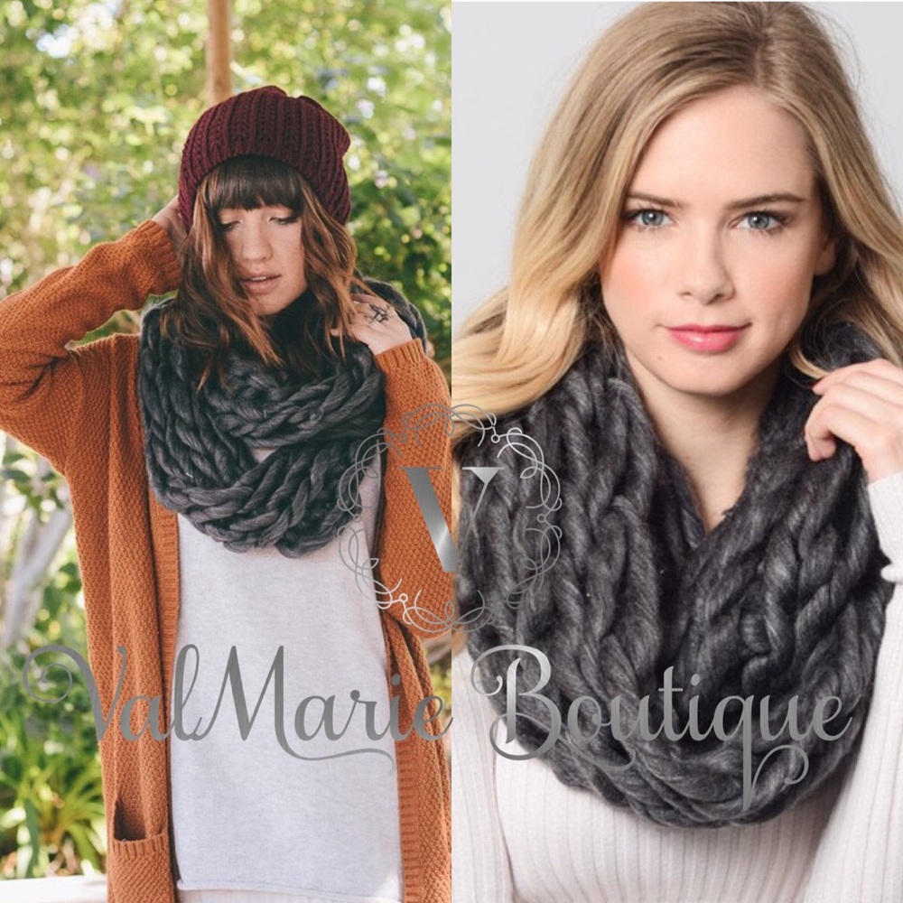 Mega Soft Chunky Knit Scarf - big stocking stuffer - Picture 1 of 1