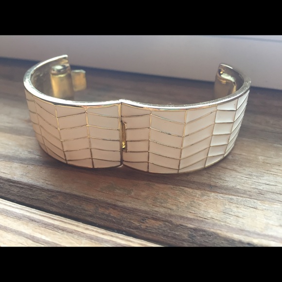 House of Harlow 1960 bracelet in white and gold! - Picture 3 of 6