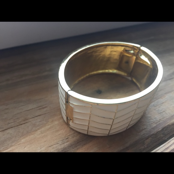 House of Harlow 1960 bracelet in white and gold! - Picture 5 of 6