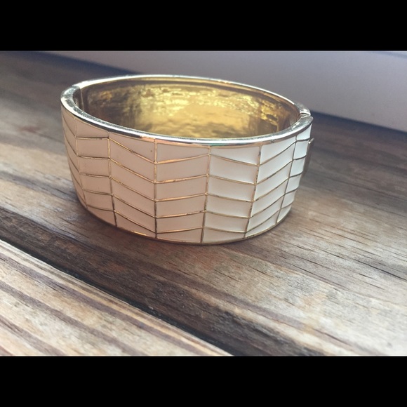 House of Harlow 1960 bracelet in white and gold! - Picture 6 of 6