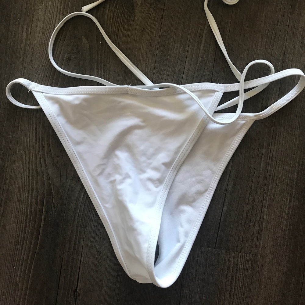 Kelsey bikini - Picture 4 of 5