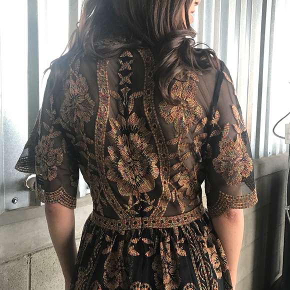 🚨24 HOUR SALE🚨The Golden Hour Lace Maxi Dress - Picture 9 of 11