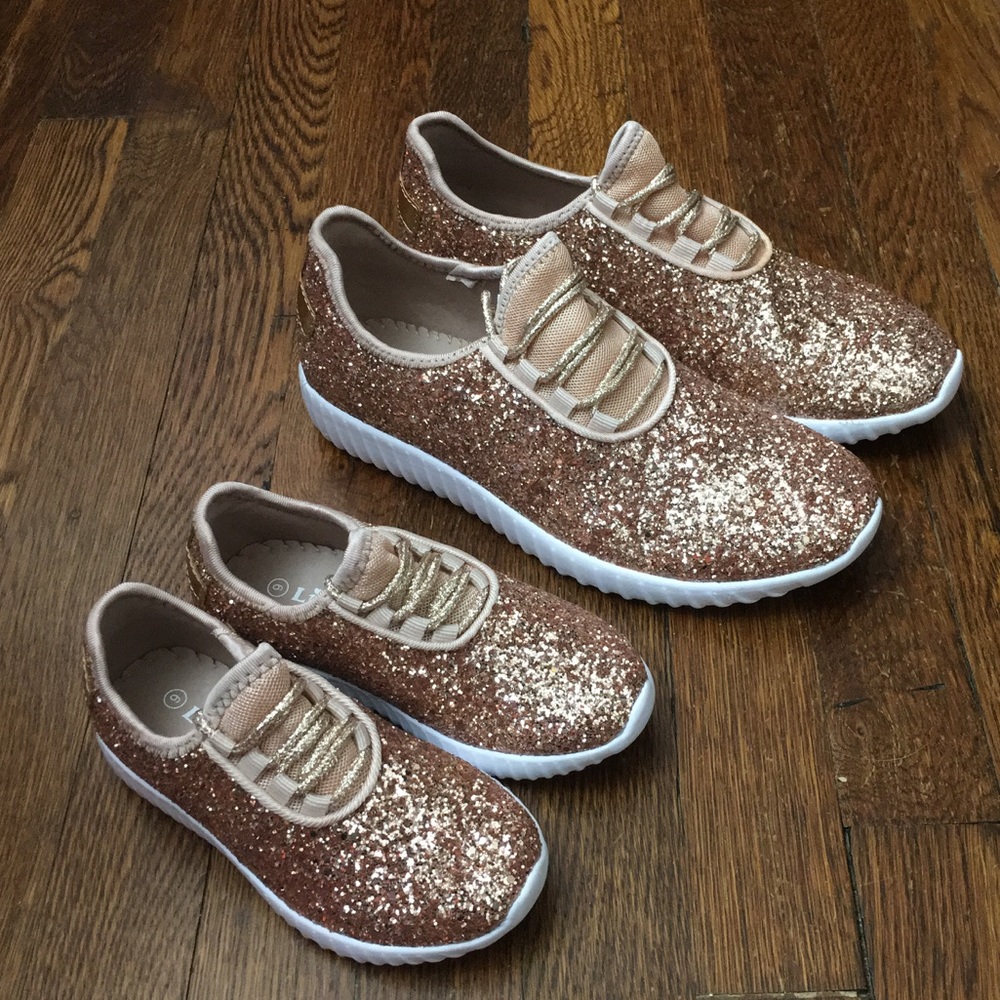 ⭐️SALE⭐️The Rose Glitter Bomb Sneaker FOR KIDS - Picture 4 of 5