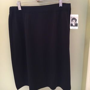 Navy blue straight Misook skirt.
