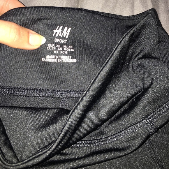 CLOSET CLOSING - Picture 3 of 3