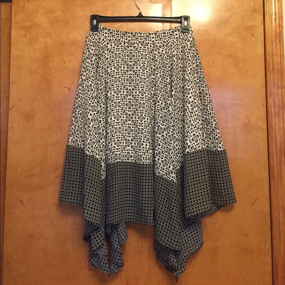 *NEW* Banana Republic Asymmetrical Skirt - Picture 1 of 2
