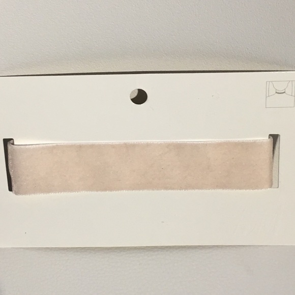 Choker Necklace - Picture 2 of 3