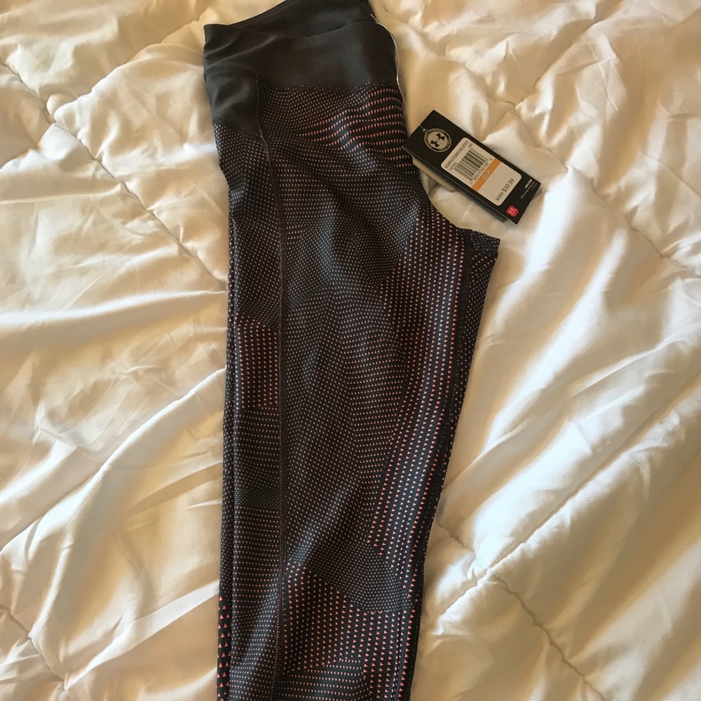 Women's Under Armour Capri Leggings Size Small NWT