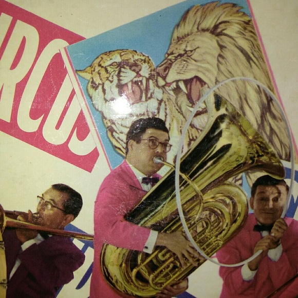 CIRCUS WITH THE DUKES OF DIXIELAND - Picture 3 of 5