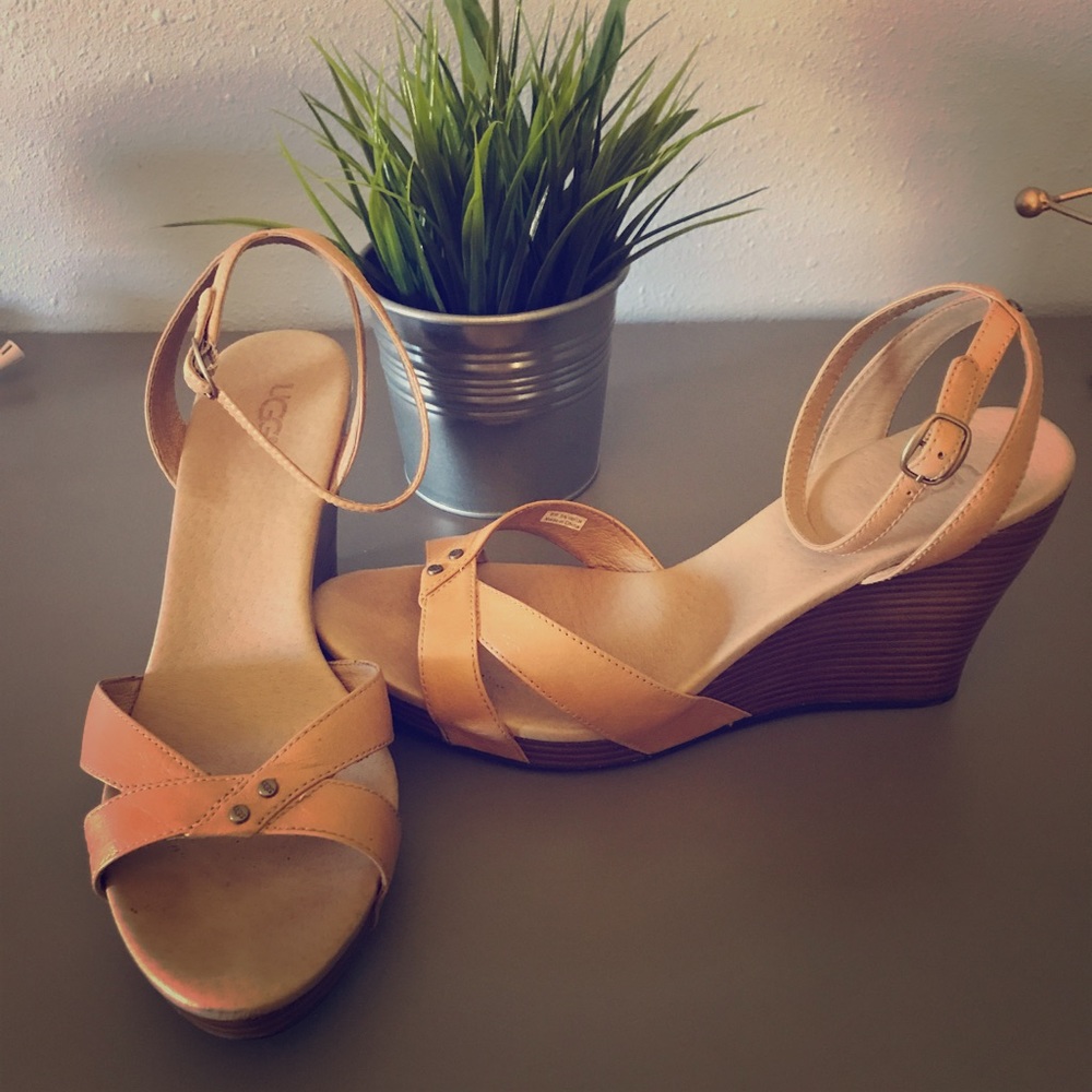 UGG - 4" Tan Wedges