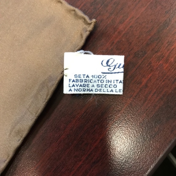 Vintage Gucci Scarf 100% silk.