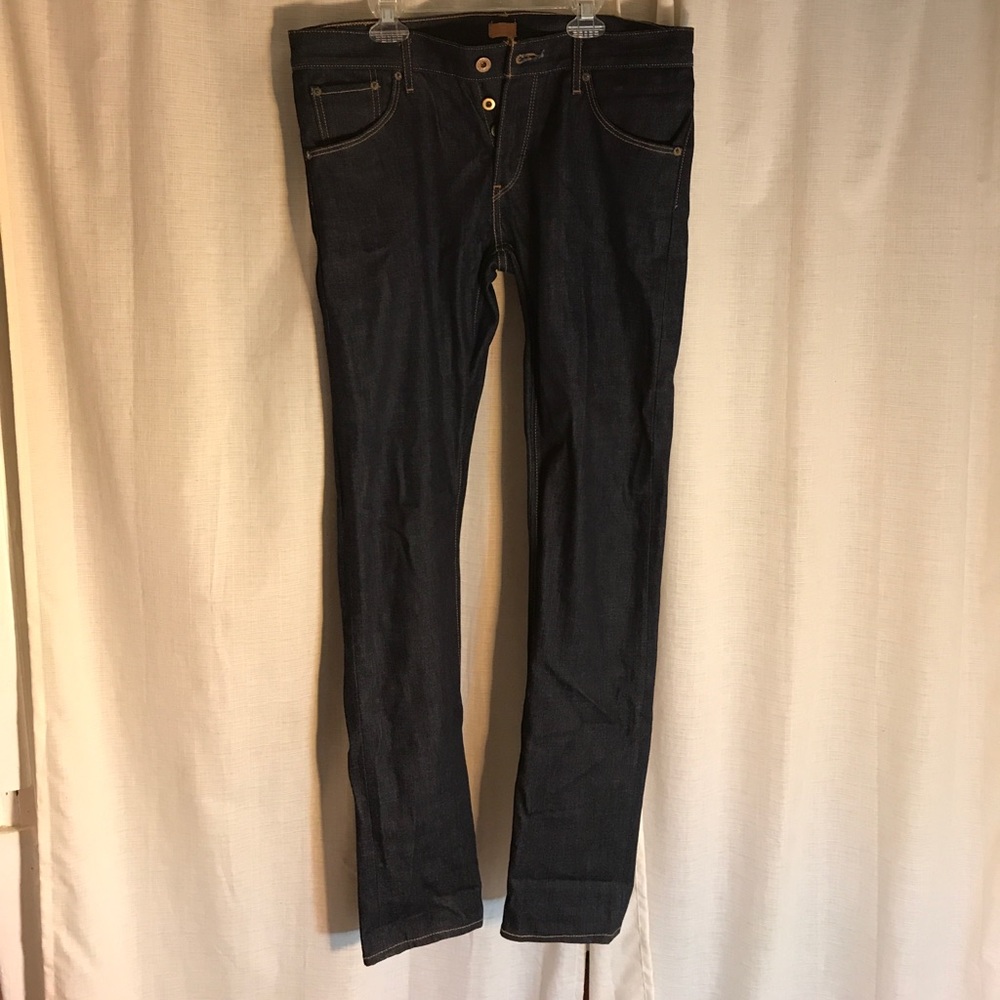 Levi’s dark wash skinny jeans