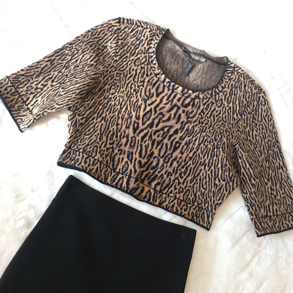 Bcbgmaxazria crop top