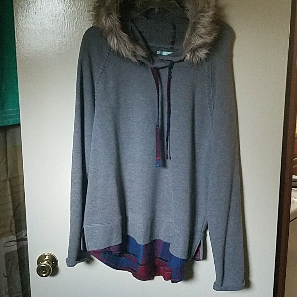 Sweatshirt