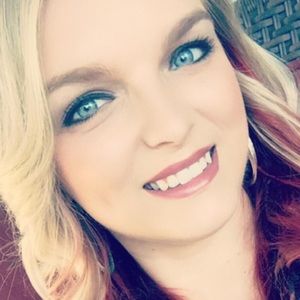 Meet your Posher, Olivia