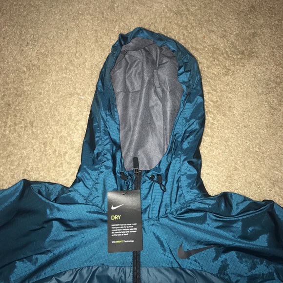 Nike dri-fit therma windbreaker - Picture 2 of 8