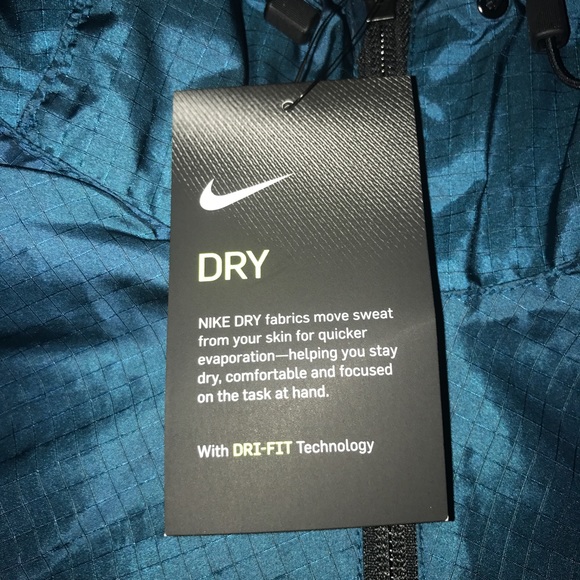 Nike dri-fit therma windbreaker - Picture 5 of 8
