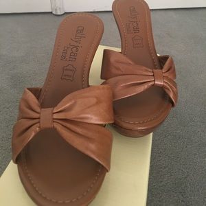 Cathy Jean - Brown Heels - Size: 5