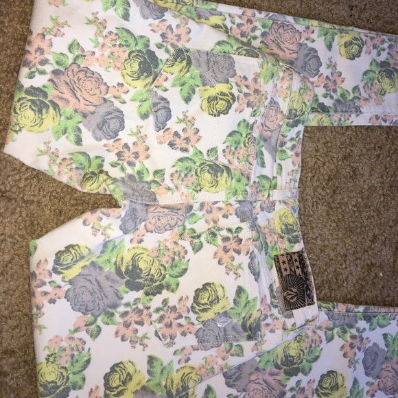 Volcom skinny jeans - Picture 2 of 3