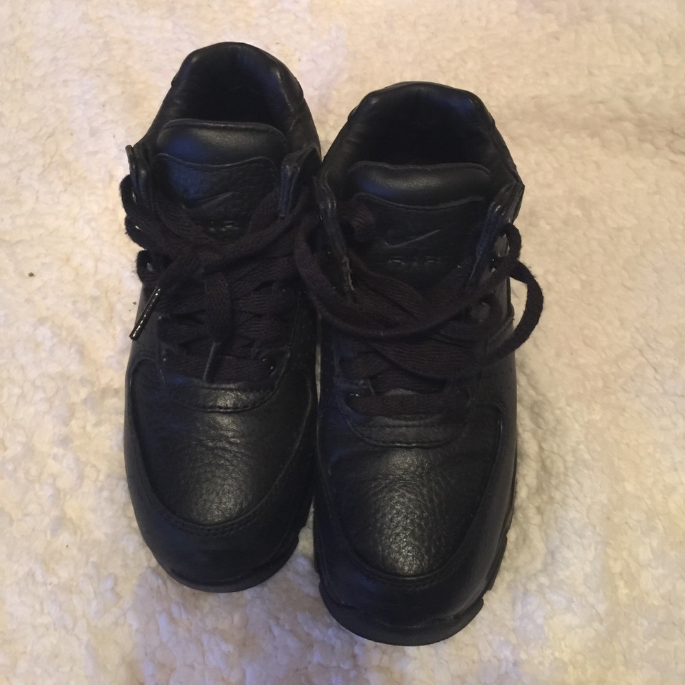 Nike shoes. Only worn once.