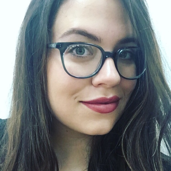 Meet your Posher, Megan - Picture 2 of 3