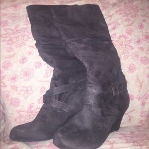 Gray boots, never worn
