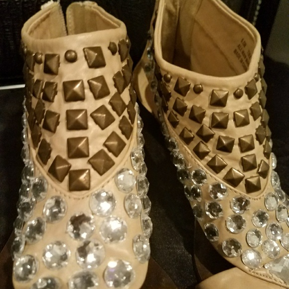 SOLD! SOLD! - Picture 2 of 7